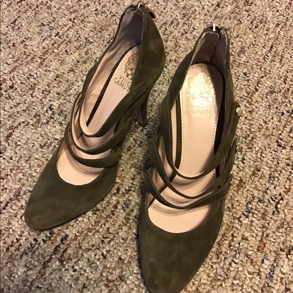 Vince Camuto olive green suede heels no flaws